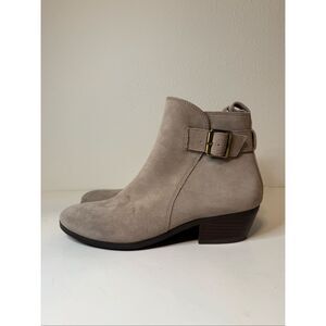 Blondo Suede Saddie Waterproof Ankle Boot Size 8.5